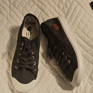 Jenn Ardor Gray and White Sneakers Casual Canvas Wize 9